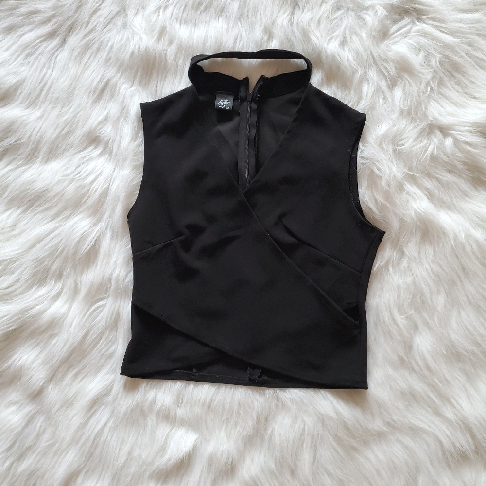 CHOKER NECK SLEEVELESS CROPPED TOP - Picture 1 of 3